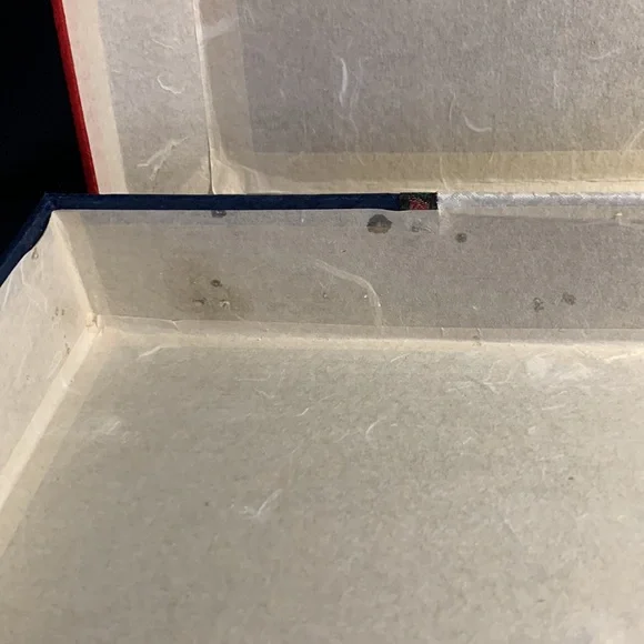 Asian inspired gift box red/white/blue paper lined - Picture 11 of 16